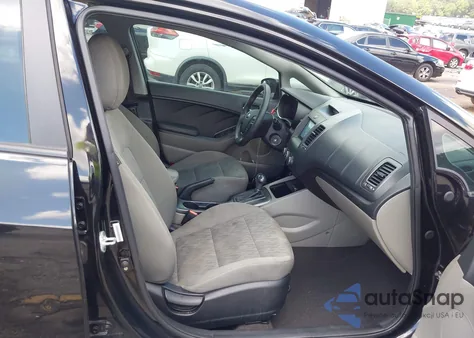 2015 Kia Forte Lx z USA, uszkodzony, nr VIN KNAFK4A6XF5388572